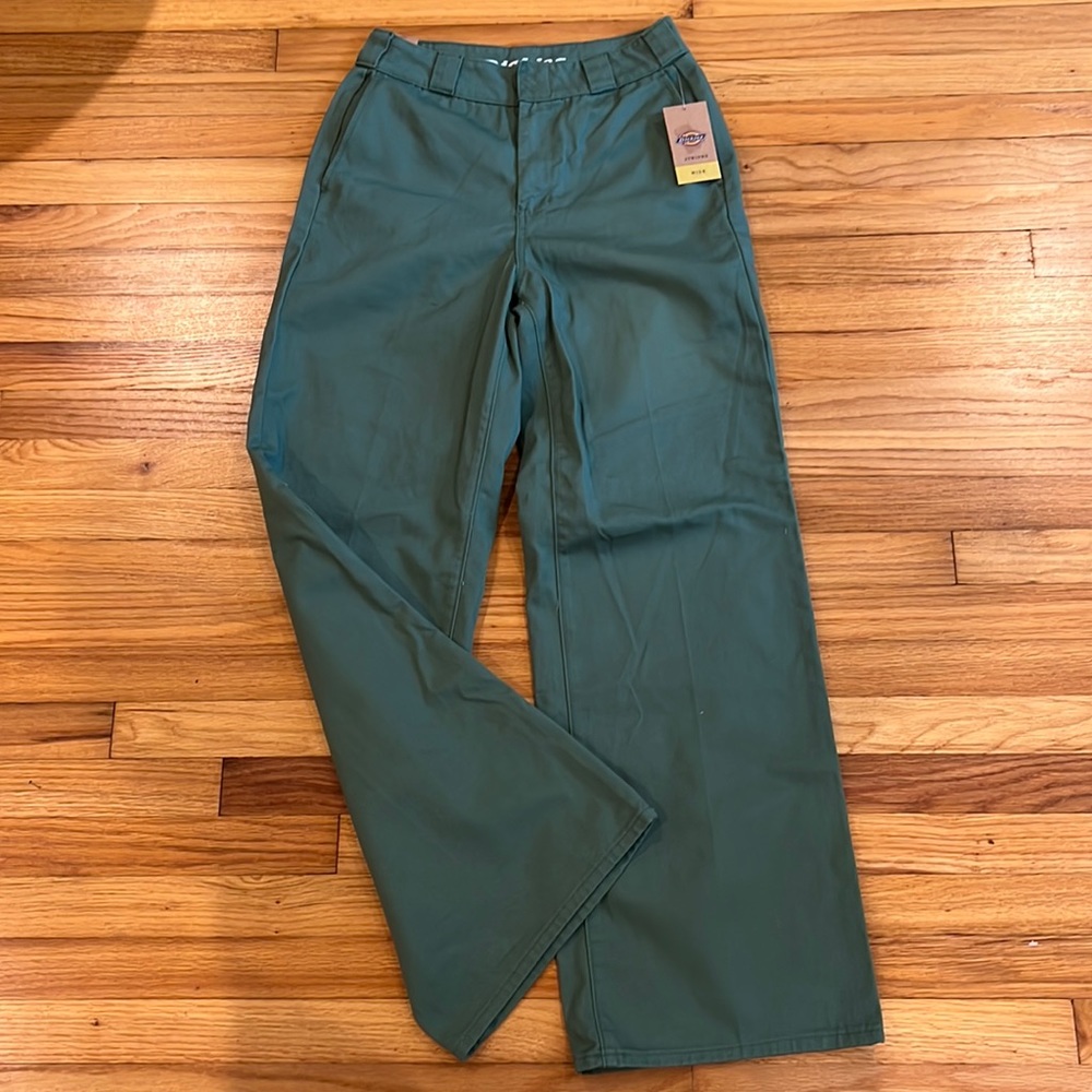 Dickies worker wide leg skater pants. Juniors size 5/27 brand new with tags.